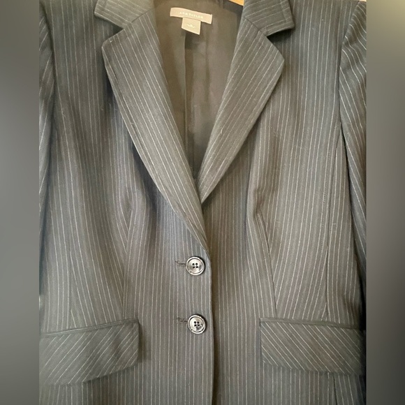 🔥Ann Taylor gorgeous size 10 all season wool women’s blazer! Beautiful quality! - Picture 4 of 9